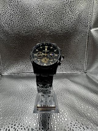 Reloj Negro y Elegante