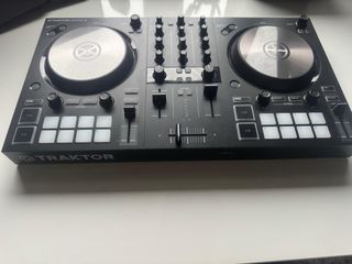 Controlador DJ Traktor Kontrol S2 MK3