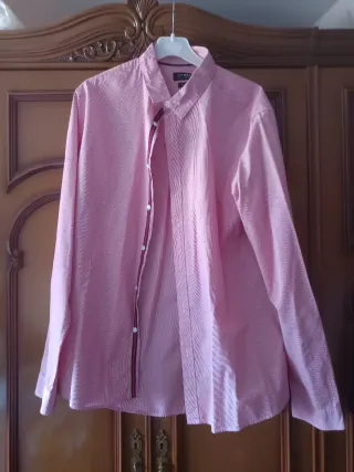 Camisa rosa de rayas