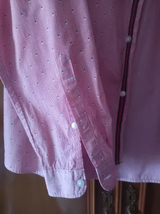 Camisa rosa de rayas
