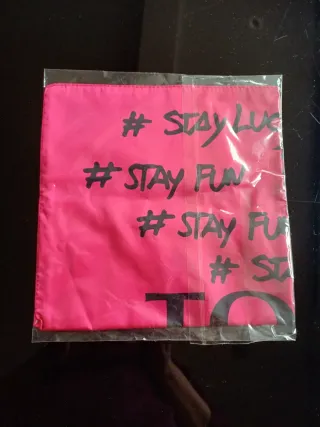 Pañuelo Tous Rosa #StayLucky #StayFun