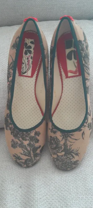 Zapatos planos beige y verde talla 37