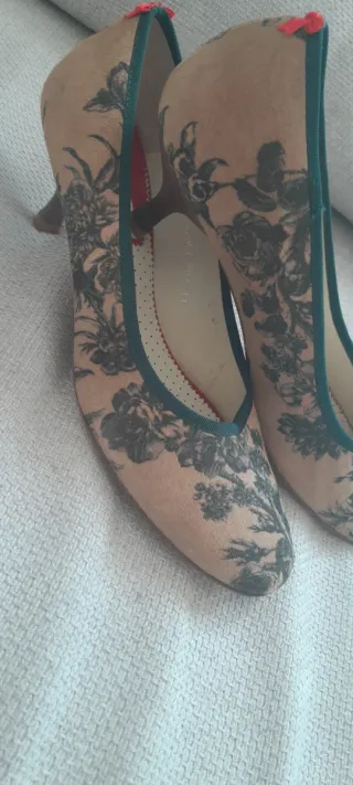 Zapatos planos beige y verde talla 37