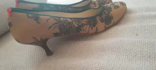 Zapatos planos beige y verde talla 37