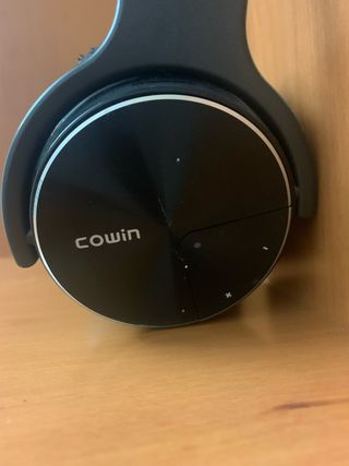 Cascos negros y grises