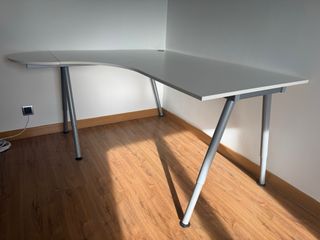 Escritorio esquinero blanco Ikea