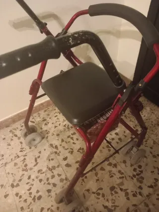 Andador para adultos con asiento
