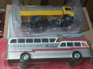 Pegaso MOPU y Autobús ENASA 1:43