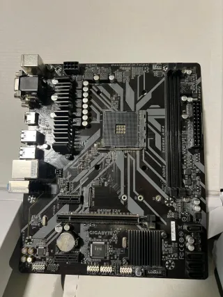 Placa Base Gigabyte B450M S2H