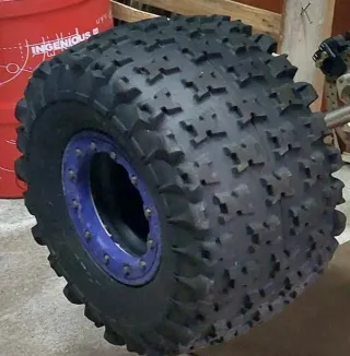 Neumático Maxxis Razr 2 medidas 20x11/9