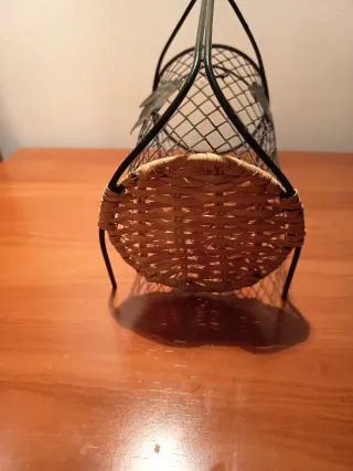Botellero de mesa metal y mimbre