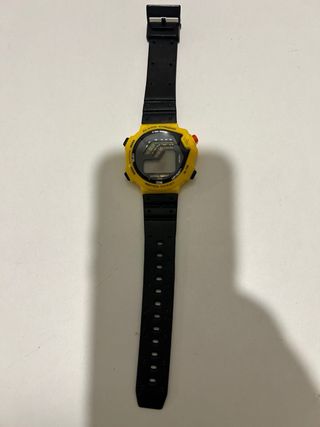 Reloj Digital Amarillo y Negro