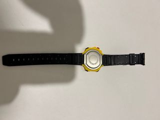 Reloj Digital Amarillo y Negro