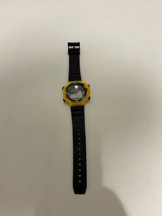 Reloj Digital Amarillo y Negro