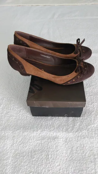 Salones marrones con lazo