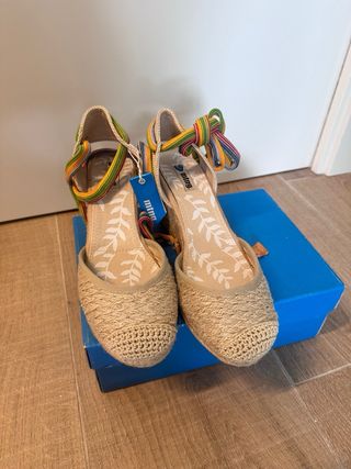 Sandalias cuña esparto MTNG beige multicolor 38