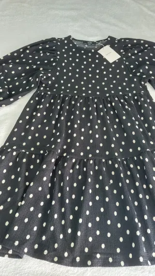 Vestido Bershka lunares negro y blanco