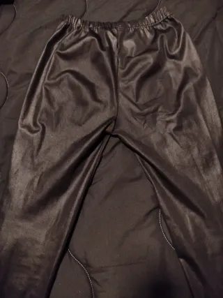 Mallas imitación cuero rasgadas con forro