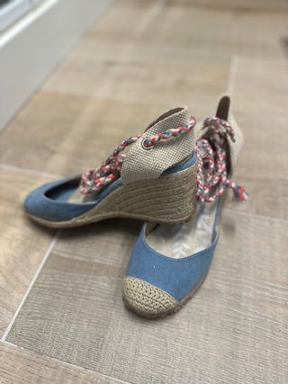 Sandalias cuña esparto azul y beige