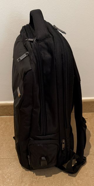 Mochila American Tourister Expandible Negra