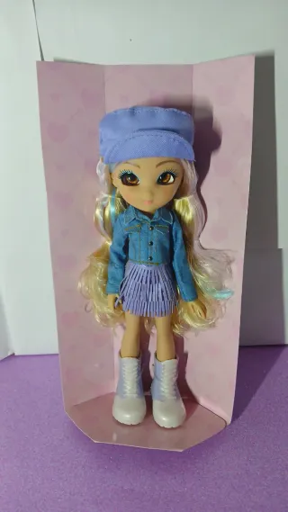 Bambola Unique Eyes Rebecca