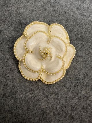 Broche Flor Vintage Perlas y Oro