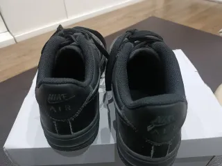 Nike Air Force 1 Negras