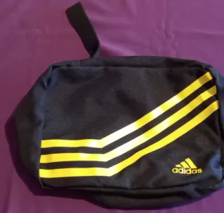 Neceser ADIDAS. Negro y Amarillo. Nuevo!!