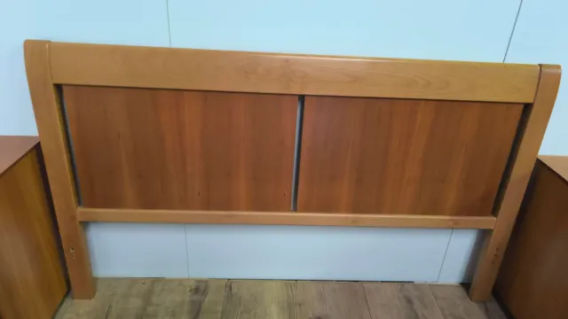 MESILLAS O MESITAS CON CABECERO DE MADERA