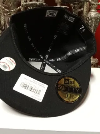 Gorra New Era 59FIFTY Negra con Llamas 7.1/4