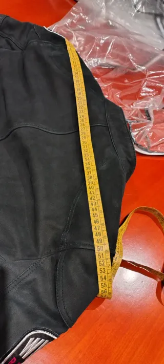 Chaqueta de cuero estilo motero