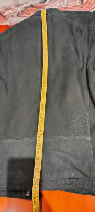 Chaqueta de cuero estilo motero