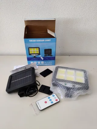 Faretto solare 100 led con Sensore di movimento