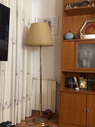 Lámpara de pie vintage metal dorado