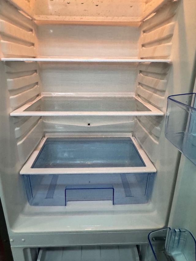 FRIGORÍFICO COMBI NO FROST MARCA ROMMER EN INOX