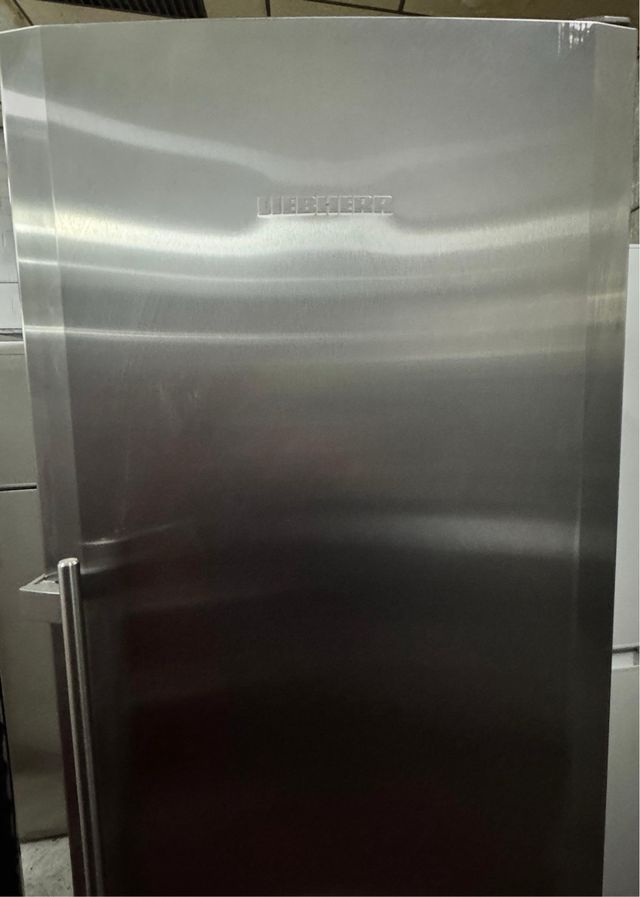 NEVERA SOLO NEVERA MARCA LIEBHERR EN INOX NO FROST