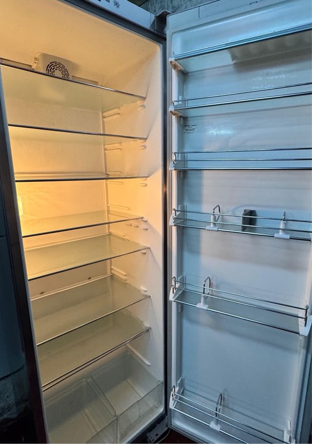 NEVERA SOLO NEVERA MARCA LIEBHERR EN INOX NO FROST