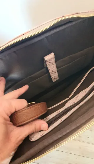 Maletín para pc o portátil  Parfois floral 13"-14"