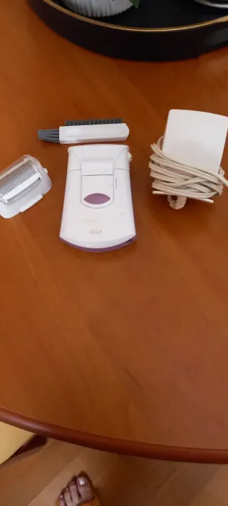 Depiladora Braun Morado y Blanco