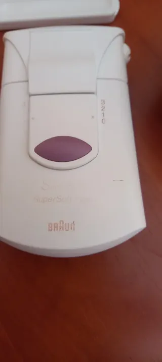 Depiladora Braun Morado y Blanco