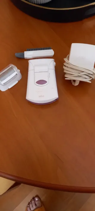 Depiladora Braun Morado y Blanco
