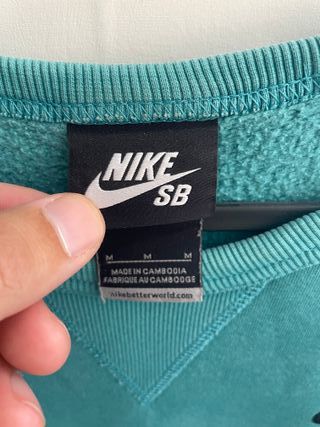 Sudadera Nike SB azul aguamarina