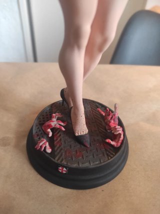 Figura Ada Wong Resident Evil