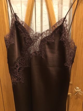 Vestido lencero Zara marrón con encaje