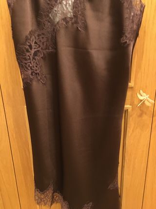 Vestido lencero Zara marrón con encaje