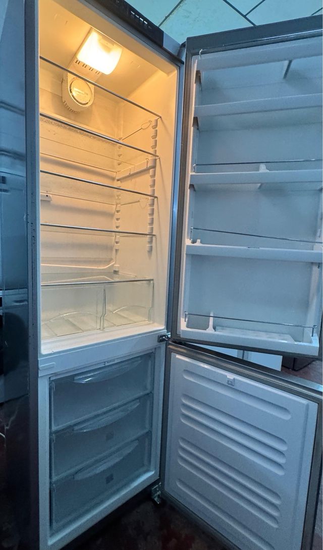 FRIGORÍFICO COMBI NO FROST MARCA LIEBHERR EN INOX