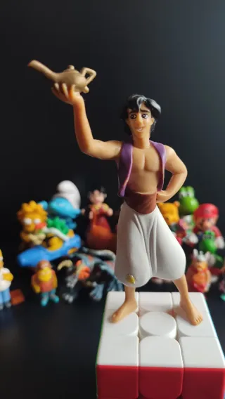 Figuras de colección variadas