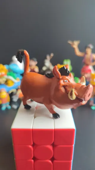 Figuras de colección variadas