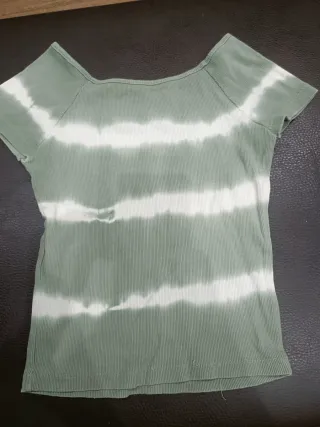 Top de mujer con estampado tie-dye