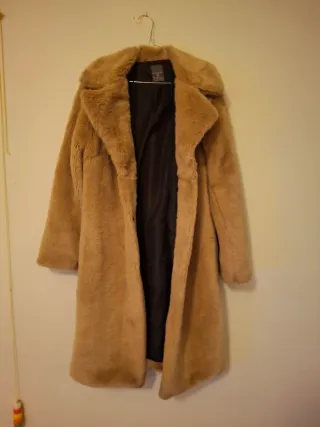 Abrigo largo de pelo sintético mujer